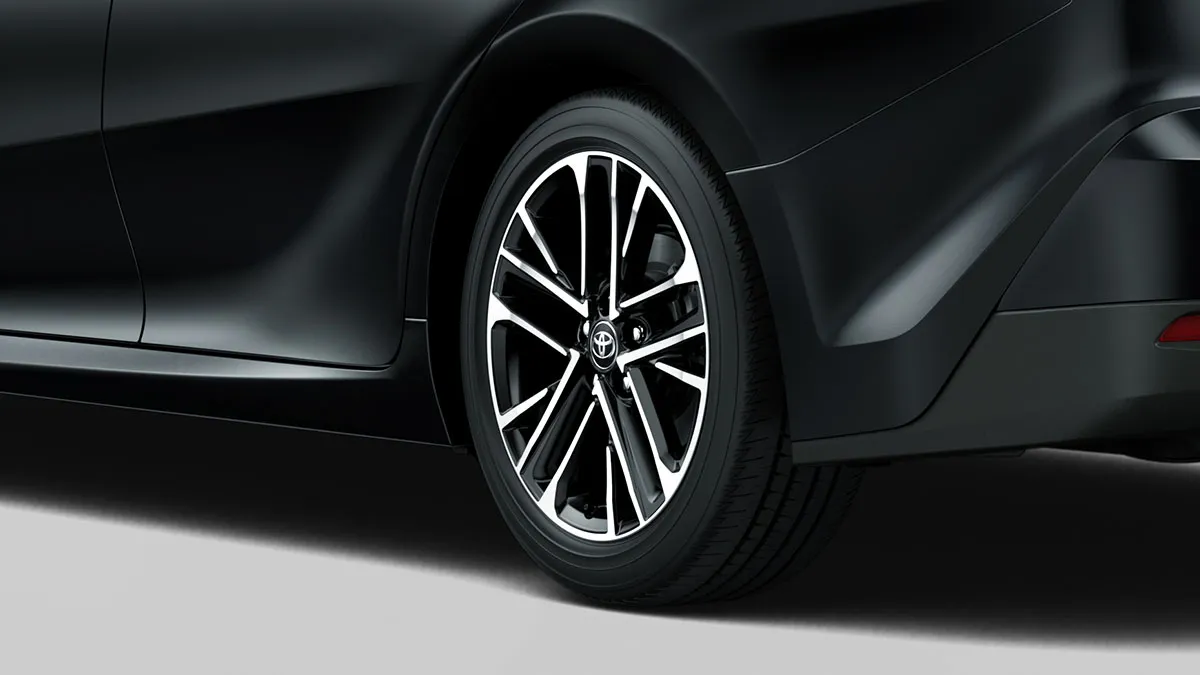 New Striking Silver 18" Alloy Wheel