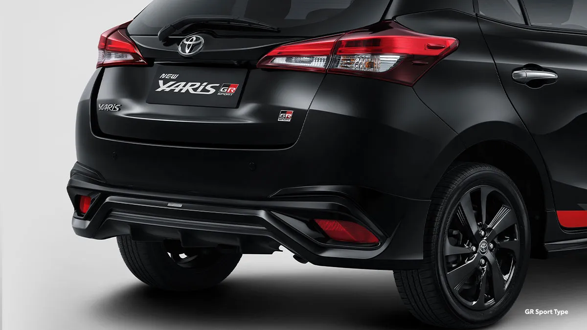 Striking Rear Bumper Spoiler